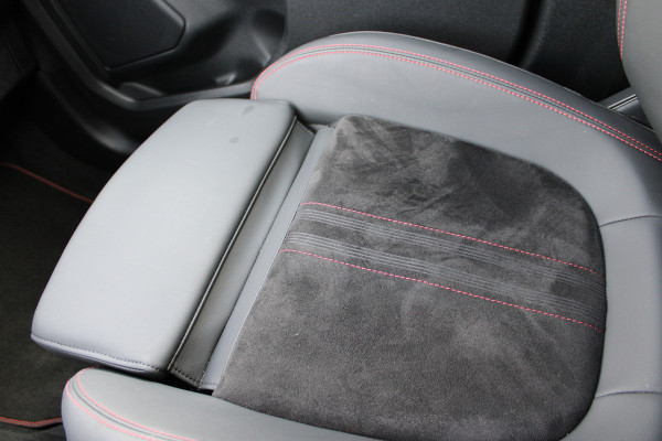 Ford Kuga 2.5 PHEV ST-Line X | Panoramadak | AGR | B&O | Head-up | Trekhaak |