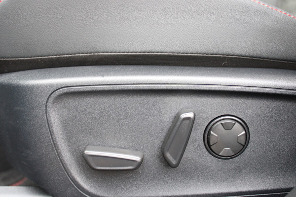 Ford Kuga 2.5 PHEV ST-Line X | Panoramadak | AGR | B&O | Head-up | Trekhaak |