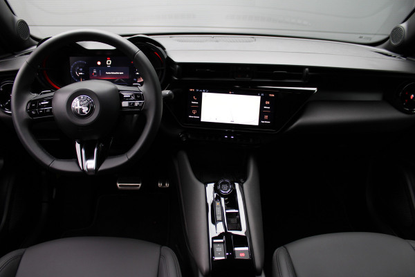 Alfa Romeo junior 1.2 Turbo Hybrid Ibrida Speciale | Direct beschikbaar | Navigatie | Adaptieve Cruise | Led | Camera | Stoelverwarming