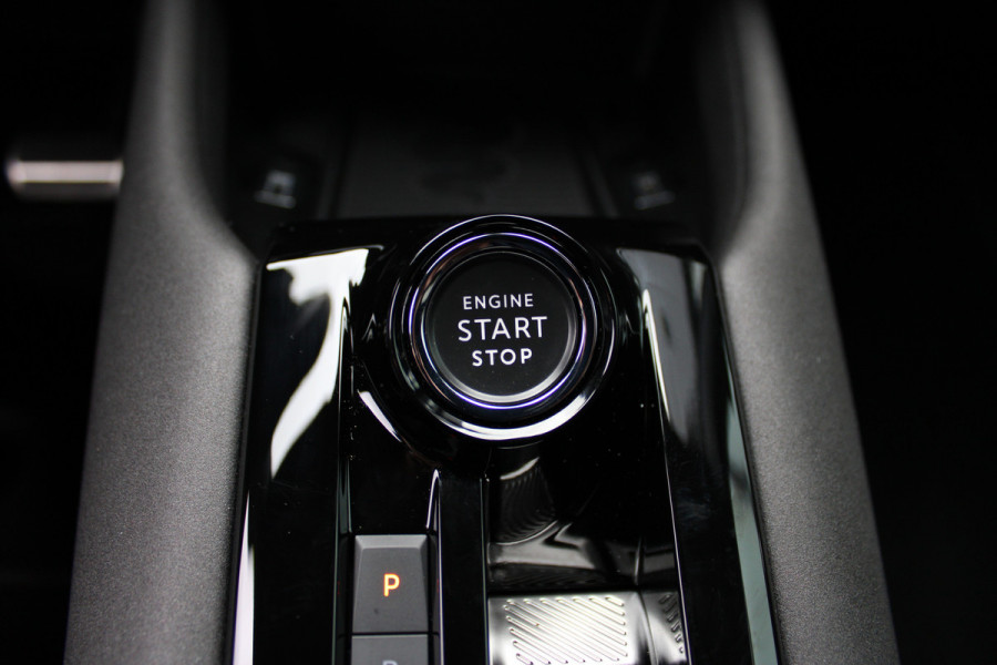 Alfa Romeo junior 1.2 Turbo Hybrid Ibrida Speciale | Direct beschikbaar | Navigatie | Adaptieve Cruise | Led | Camera | Stoelverwarming