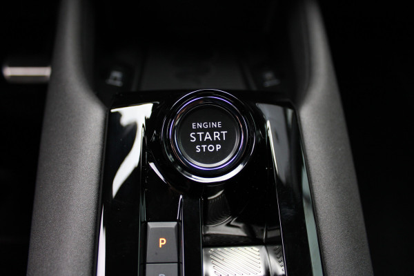 Alfa Romeo junior 1.2 Turbo Hybrid Ibrida Speciale | Direct beschikbaar | Navigatie | Adaptieve Cruise | Led | Camera | Stoelverwarming