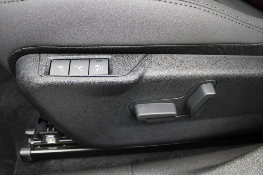 Alfa Romeo junior 1.2 Turbo Hybrid Ibrida Speciale | Direct beschikbaar | Navigatie | Adaptieve Cruise | Led | Camera | Stoelverwarming