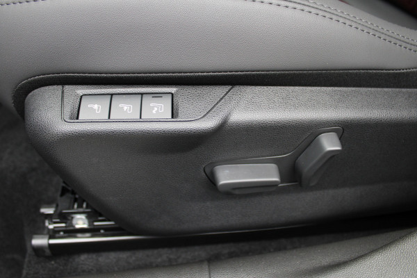 Alfa Romeo junior 1.2 Turbo Hybrid Ibrida Speciale | Direct beschikbaar | Navigatie | Adaptieve Cruise | Led | Camera | Stoelverwarming