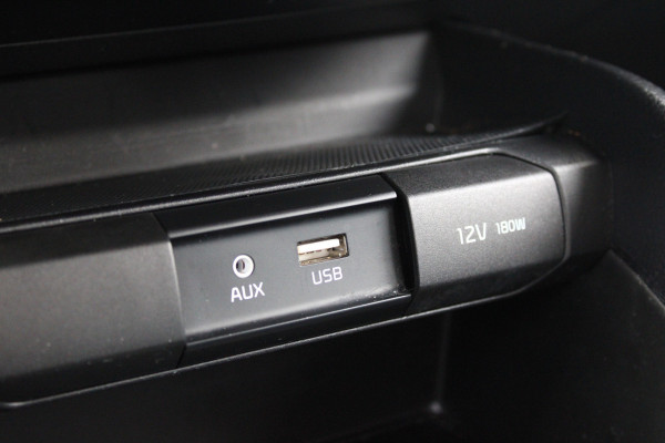 Kia Stonic 1.0 T-GDi DynamicLine | Navigatie | Camera | Carplay