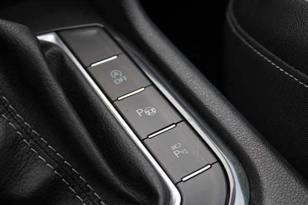 Volkswagen Tiguan Allspace 1.5 TSI R-Line 7p. | Panoramadak | Trekhaak | Navigatie | Adaptieve cruise