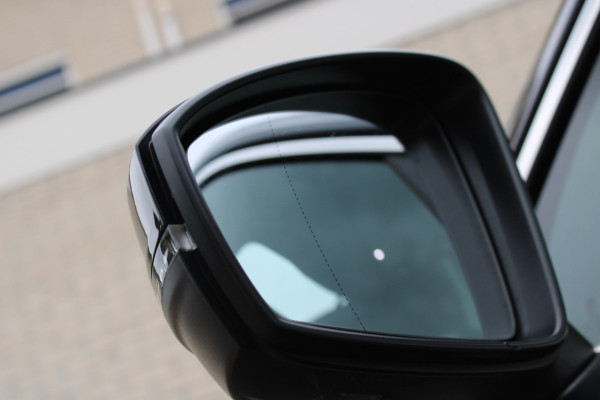 Volkswagen Tiguan Allspace 1.5 TSI R-Line 7p. | Panoramadak | Trekhaak | Navigatie | Adaptieve cruise