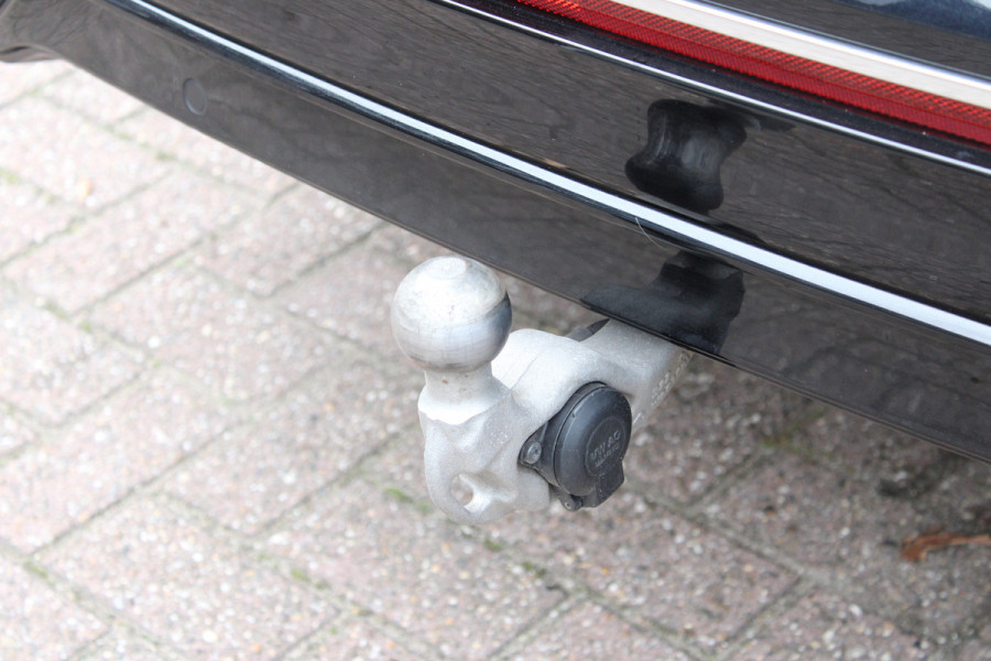 Volkswagen Tiguan Allspace 1.5 TSI R-Line 7p. | Panoramadak | Trekhaak | Navigatie | Adaptieve cruise