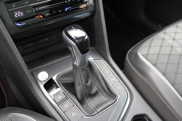 Volkswagen Tiguan Allspace 1.5 TSI R-Line 7p. | Panoramadak | Trekhaak | Navigatie | Adaptieve cruise
