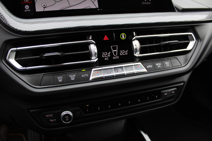 BMW 1-serie 118i Executive Edition | Cruise Control | Origin NL | Parkeersensoren | Navigatie