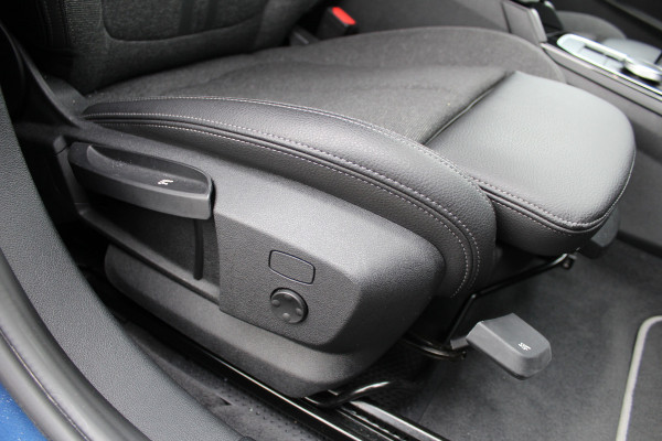 BMW 1-serie 118i Executive Edition | Cruise Control | Origin NL | Parkeersensoren | Navigatie