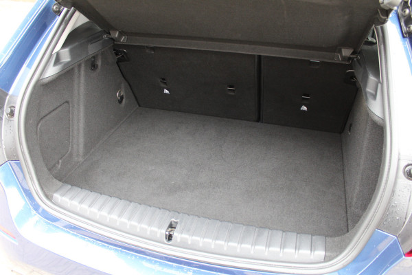 BMW 1-serie 118i Executive Edition | Cruise Control | Origin NL | Parkeersensoren | Navigatie