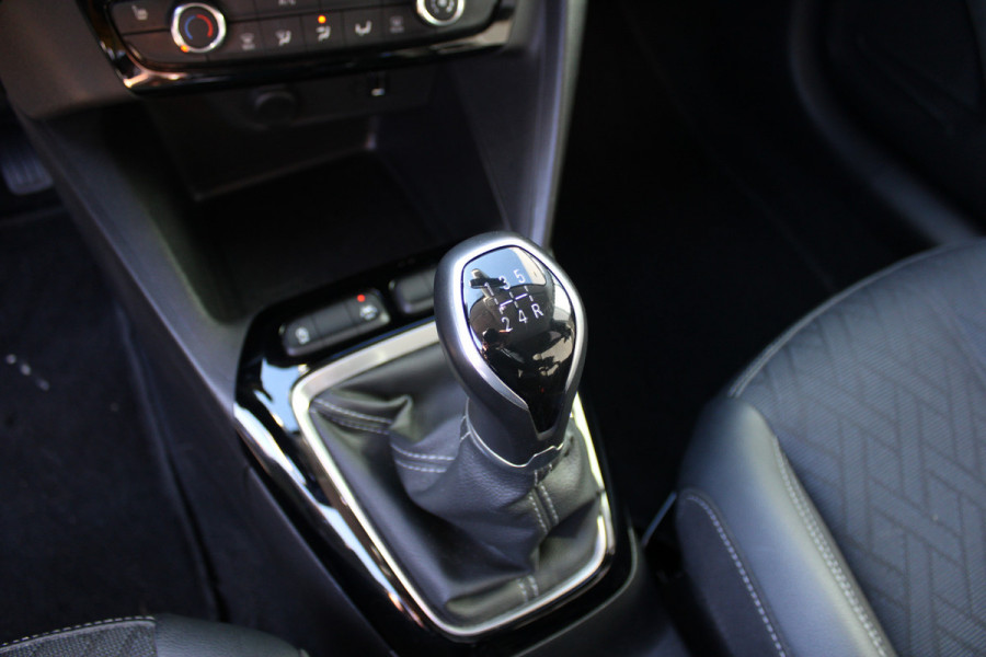 Opel Corsa 1.2 Edition | Winterpakket | Carplay | Lichtmetaal | Parkeersensoren achter | Privacy Glass