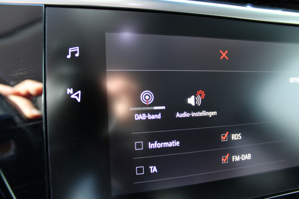 Opel Corsa 1.2 Edition | Winterpakket | Carplay | Lichtmetaal | Parkeersensoren achter | Privacy Glass