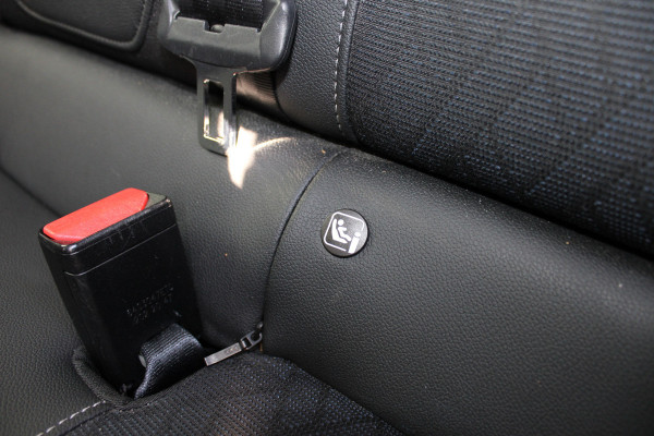 Opel Corsa 1.2 Edition | Winterpakket | Carplay | Lichtmetaal | Parkeersensoren achter | Privacy Glass