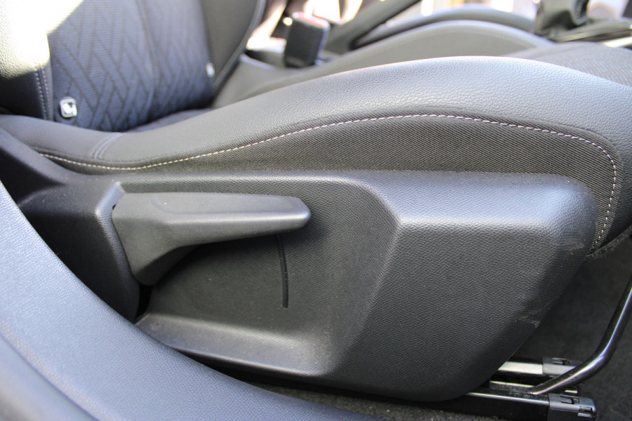 Opel Corsa 1.2 Edition | Winterpakket | Carplay | Lichtmetaal | Parkeersensoren achter | Privacy Glass