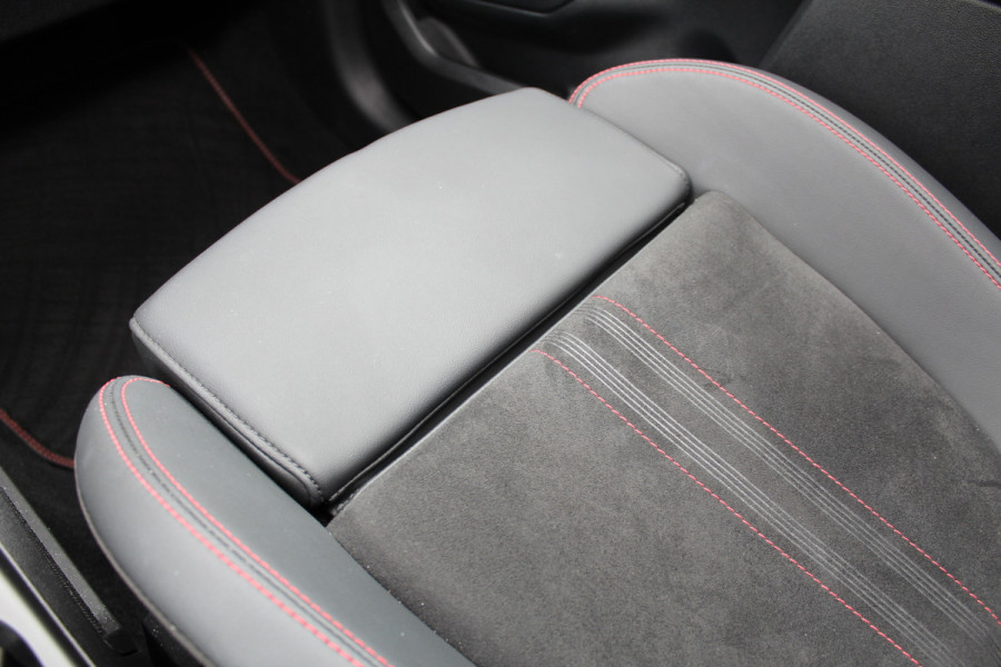 Ford Kuga 2.5 PHEV ST-Line X | Black Pack | Trekhaak | Panoramadak | AGR | Led | Head-up | B&O