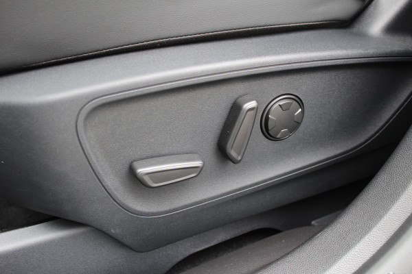 Ford Kuga 2.5 PHEV ST-Line X | Black Pack | Trekhaak | Panoramadak | AGR | Led | Head-up | B&O