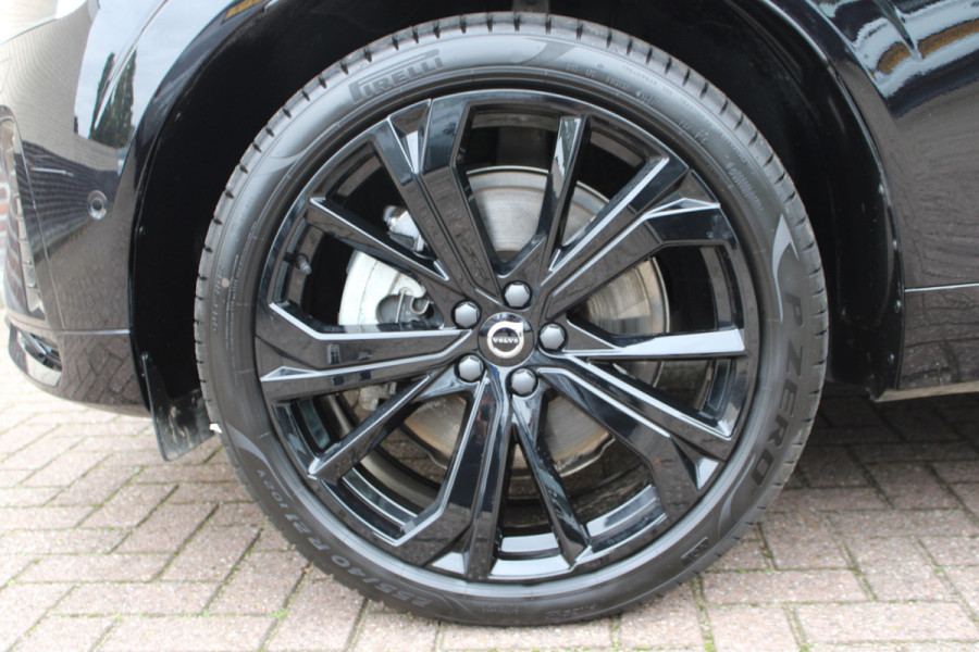 Volvo XC60 2.0 T6 Plug-in hybrid AWD Plus Black Edition | Trekhaak | 360 Camera | H&K | BLIS |