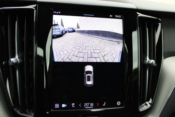 Volvo XC60 2.0 T6 Plug-in hybrid AWD Plus Black Edition | Trekhaak | 360 Camera | H&K | BLIS |