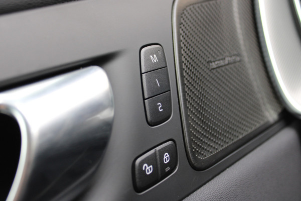 Volvo XC60 2.0 T6 Plug-in hybrid AWD Plus Black Edition | Trekhaak | 360 Camera | H&K | BLIS |