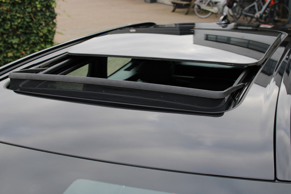 Volvo XC60 2.0 T6 Plug-in hybrid AWD Plus Black Edition | Trekhaak | 360 Camera | H&K | BLIS |