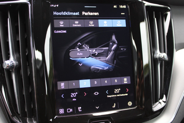 Volvo XC60 2.0 T6 Plug-in hybrid AWD Plus Black Edition | Trekhaak | 360 Camera | H&K | BLIS |