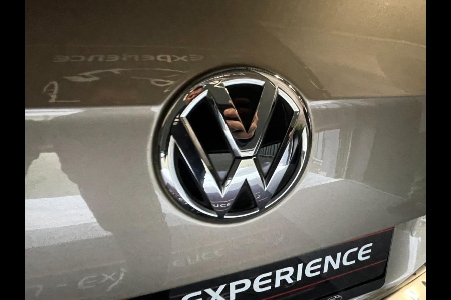 Volkswagen Tiguan 1.4 TSI ACT Highline Business 3X R-LINE PANO LEER NAVI