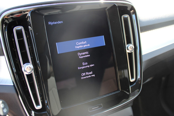 Volvo XC40 1.5 T3 Momentum | Trekhaak | Cruise control | Navigatie | Stoel/Stuurverwarming