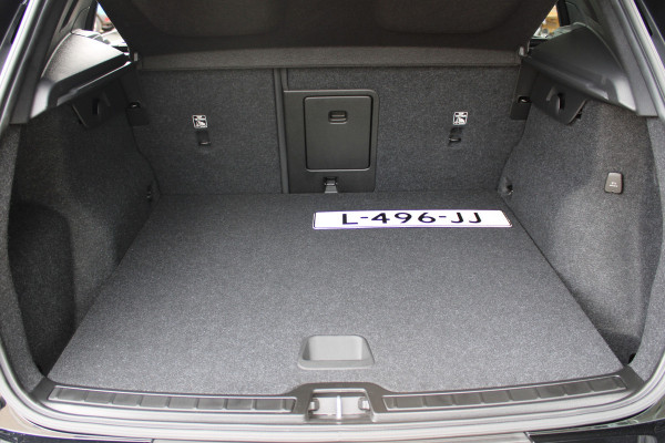Volvo XC40 1.5 T3 Momentum | Trekhaak | Cruise control | Navigatie | Stoel/Stuurverwarming