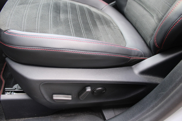 Ford Kuga 2.5 PHEV Graphite Tech Edition | Panoramadak | Trekhaak | BLIS | Full Options