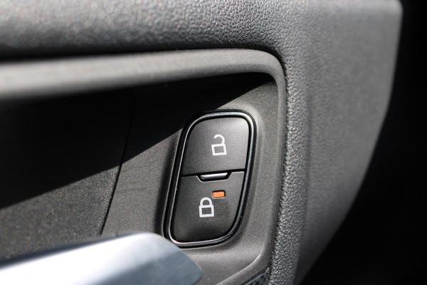 Ford Kuga 2.5 PHEV ST-Line X | Panoramadak | Trekhaak | BLIS | B&O | Head-up | Winterpack