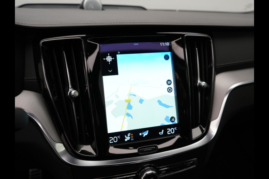 Volvo S60 Recharge T8 AWD R-Design Plug in Hybrid 391pk Black Dealer O.H PHEV | Schuifdak | Bowers & Wilkins | Head Up | Adaptive Cruise | 360 Camera | Luxe Lederen Sportstoelen Massage & Memory | 19"L.M | Keyless | Navigatie |