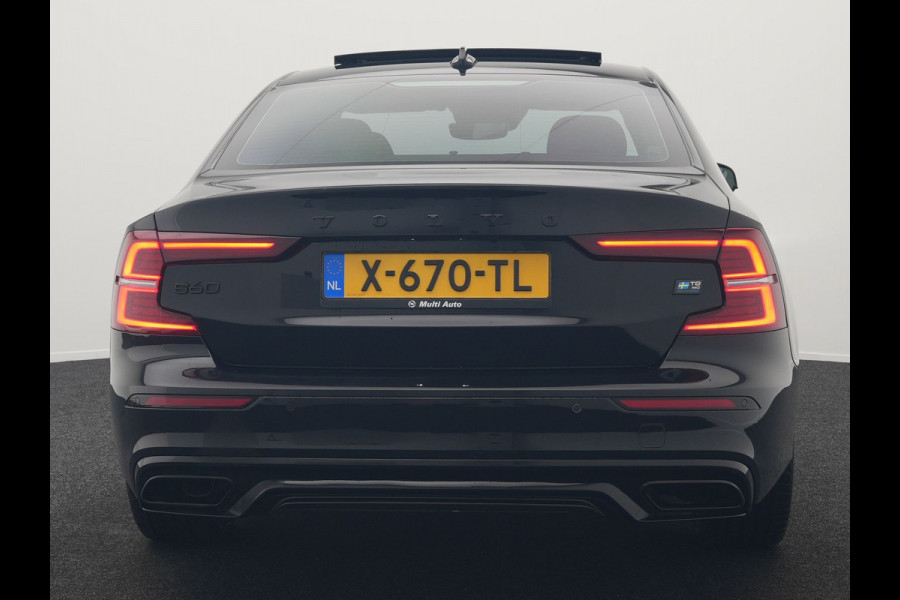 Volvo S60 Recharge T8 AWD R-Design Plug in Hybrid 391pk Black Dealer O.H PHEV | Schuifdak | Bowers & Wilkins | Head Up | Adaptive Cruise | 360 Camera | Luxe Lederen Sportstoelen Massage & Memory | 19"L.M | Keyless | Navigatie |