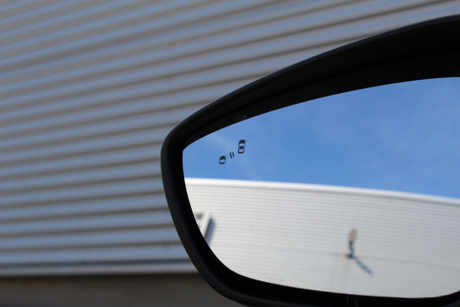 Ford Focus 1.0 EcoBoost Hybrid 125PK Active | Adaptieve Cruis | BLIS | Led | Navigatie | Winterpack