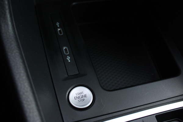 Ford Tourneo Connect 1.5 PHEV Titanium 7 zits | Luxe | Cruise control | Carplay