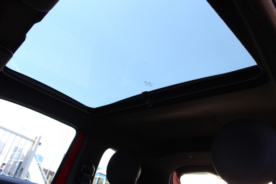 Fiat 500 1.0 Hybrid RED | Panoramadak | Special Edition | Navigatie | Cruise Control