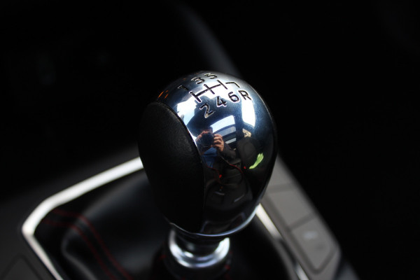 Ford FOCUS Wagon 1.0 EcoBoost 155PK Hybrid ST Line X | Panoramadak | Trekhaak | AGR | Elektrische achterklep | B&O