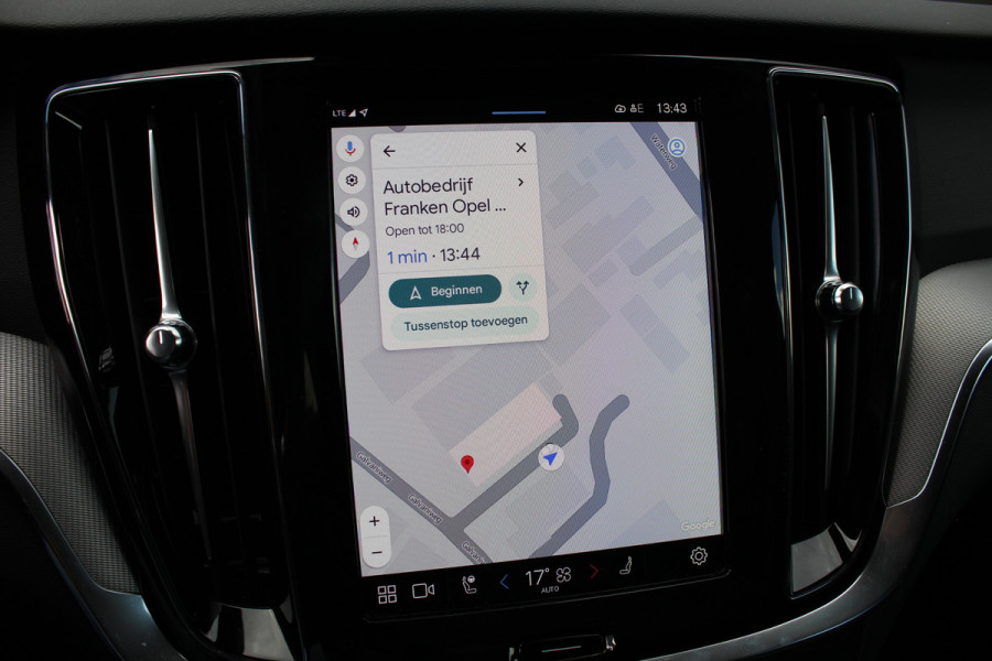 Volvo V60 2.0 T6 Plug-in hybrid AWD Plus Dark | Panoramadak | Trekhaak | H&K | BLIS | 360 Camera | Winterpack