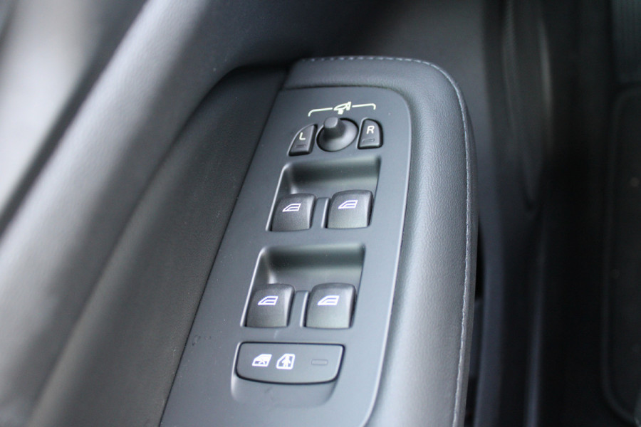 Volvo V60 2.0 T6 Plug-in hybrid AWD Plus Bright | H/K | 360 Camera | Winterpack | Led | Driver assistance