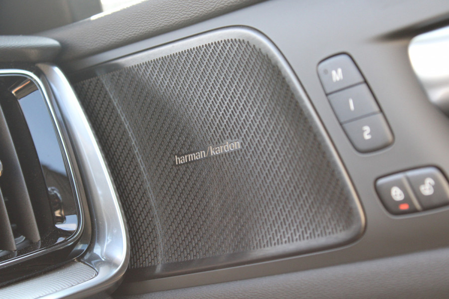 Volvo V60 2.0 T6 Plug-in hybrid AWD Plus Bright | H/K | 360 Camera | Winterpack | Led | Driver assistance