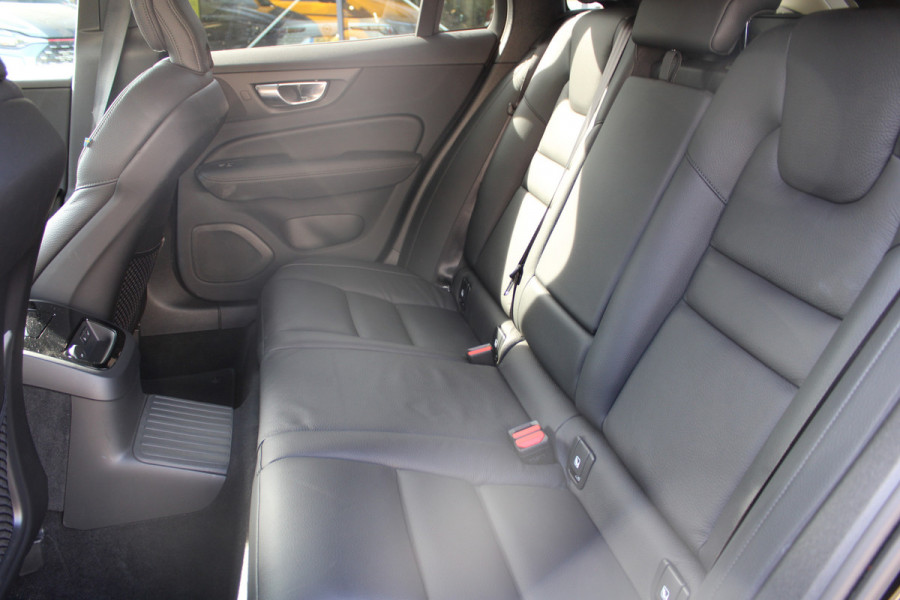 Volvo V60 2.0 T6 Plug-in hybrid AWD Plus Bright | H/K | 360 Camera | Winterpack | Led | Driver assistance