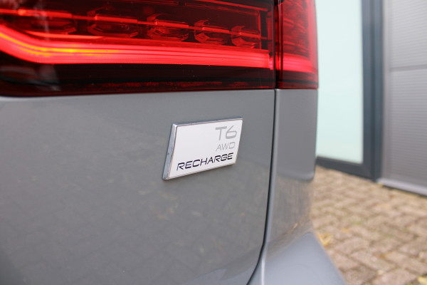 Volvo V60 2.0 T6 Plug-in hybrid AWD Plus Dark | Panoramadak | Trekhaak | H/K | 360 Camera