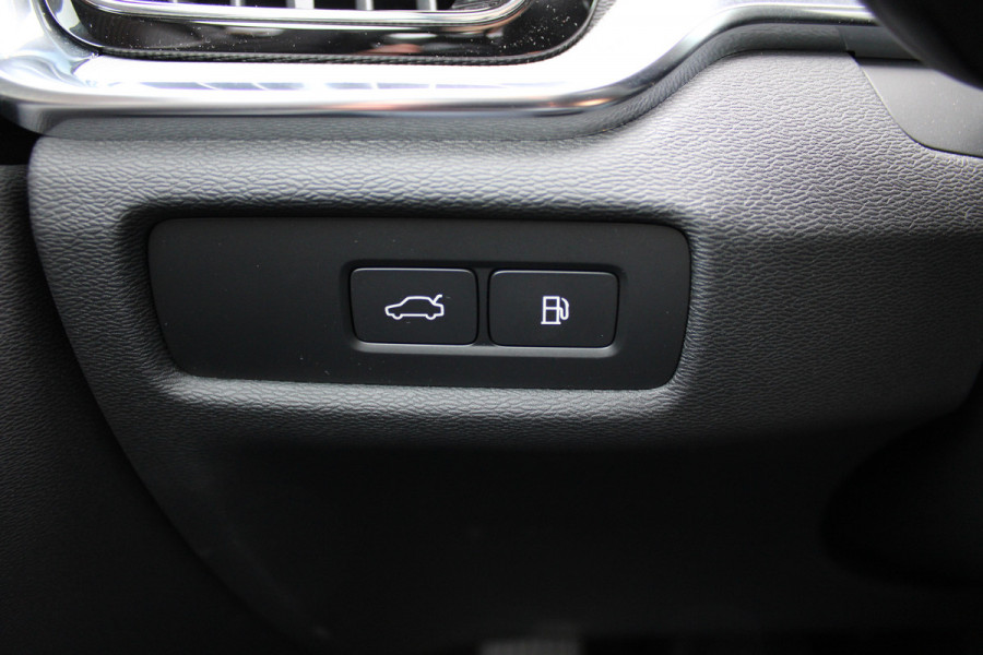 Volvo V60 2.0 T6 Plug-in hybrid AWD Plus Dark | Panoramadak | Trekhaak | H/K | 360 Camera