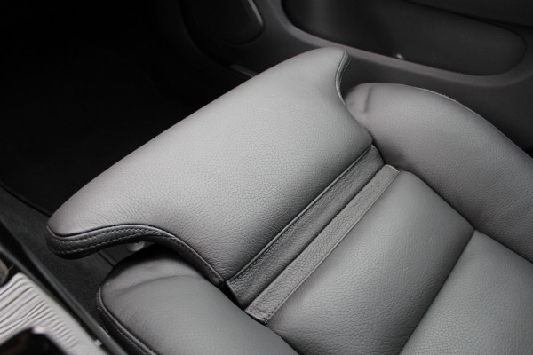 Volvo V60 2.0 T6 Plug-in hybrid AWD Plus Dark | Pilot Assist | 19" | Trekhaak | 360 Camera | H&K