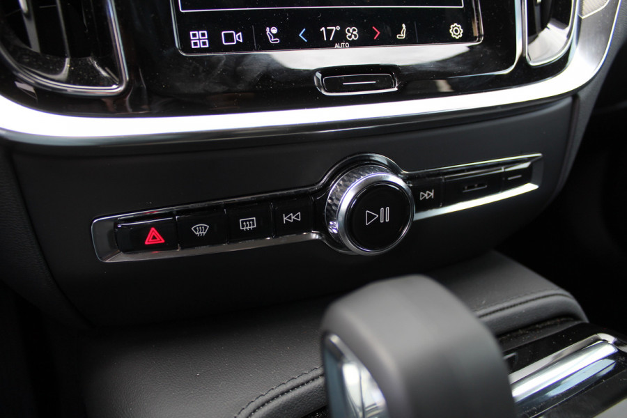 Volvo V60 2.0 T6 Plug-in hybrid AWD Plus Dark | Harman Kardon | 360 Camera | BLIS | 19" | Winterpack