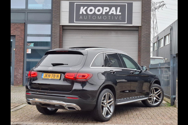 Mercedes-Benz GLC 300e 4MATIC Premium | Panoramdak | Trekhaak | Dealer Onderhouden