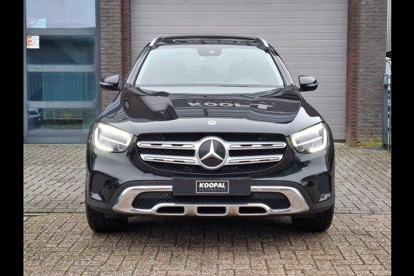 Mercedes-Benz GLC 300e 4MATIC Premium | Panoramdak | Trekhaak | Dealer Onderhouden