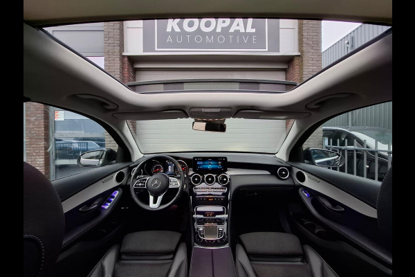 Mercedes-Benz GLC 300e 4MATIC Premium | Panoramdak | Trekhaak | Dealer Onderhouden