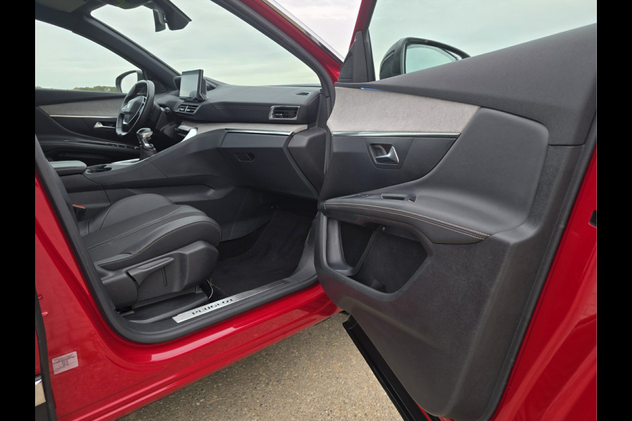 Peugeot 3008 1.2 PureTech Allure - 130 Pk - Euro 6 - Navi - ParkeerCamera