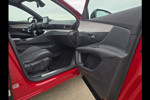 Peugeot 3008 1.2 PureTech Allure - 130 Pk - Euro 6 - Navi - ParkeerCamera